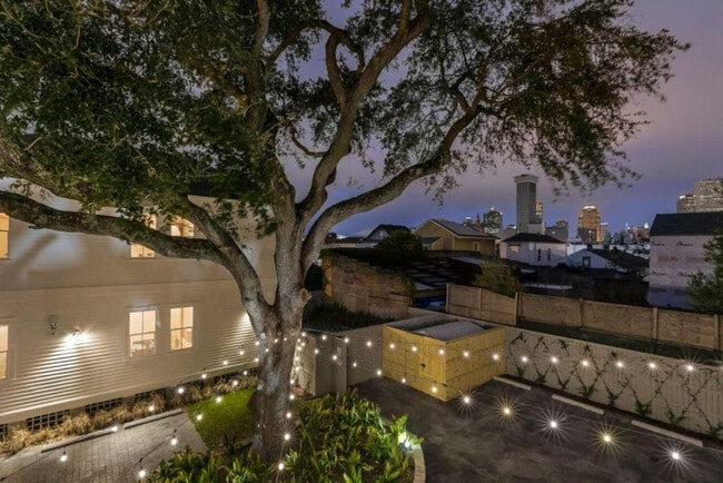 1523 Carondelet St in New Orleans, LA - Building Photo - Building Photo