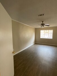 317 Hickory St photo'