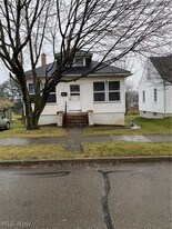 38 John St in Struthers, OH - Building Photo