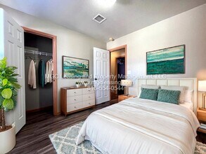 119-123 SW Rock Garden St in Blue Springs, MO - Building Photo - Building Photo