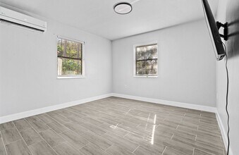 5647 Lincoln St in Hollywood, FL - Building Photo - Building Photo