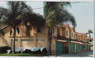 10331 Downey Ave Apartments