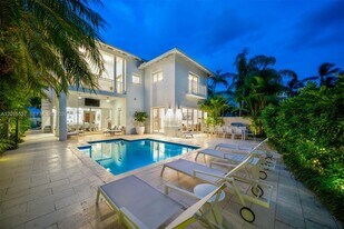 3 Turtle Walk in Key Biscayne, FL - Building Photo