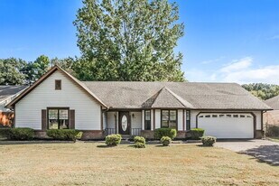 5044 Brooksbank Cove S in Memphis, TN - Building Photo