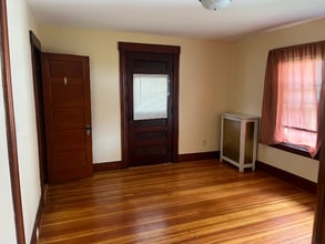 99 Putnam St in Bristol, CT - Building Photo - Building Photo