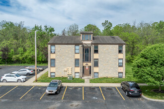 Kensington Court Condominium (por) in Columbus, OH - Building Photo - Building Photo