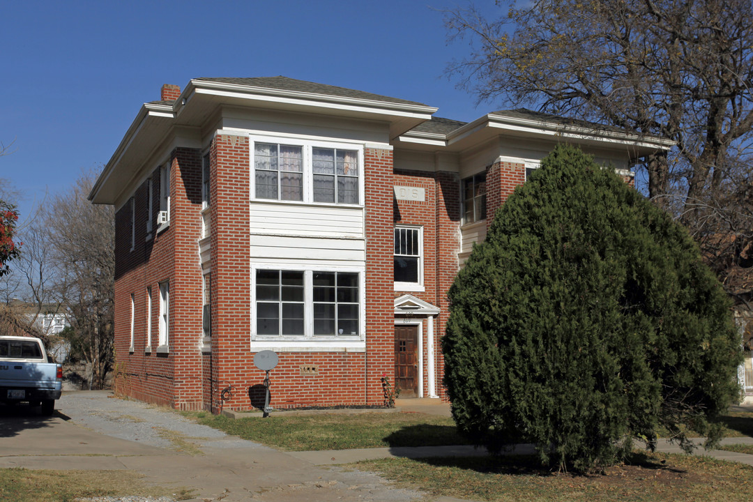 Lois Apartments in Oklahoma City, OK - Building Photo