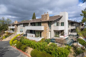 26 Mansion Ct in Menlo Park, CA - Foto de edificio - Primary Photo