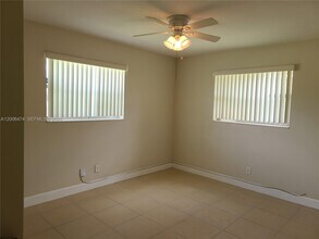 6580 Grant St in Hollywood, FL - Building Photo - Building Photo