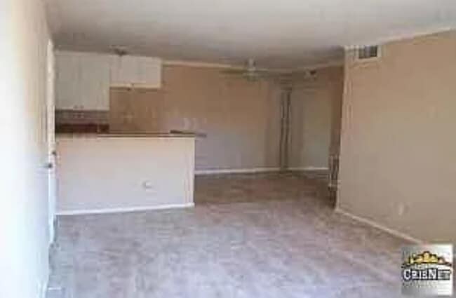 18806 Mandan St in Santa Clarita, CA - Building Photo - Building Photo