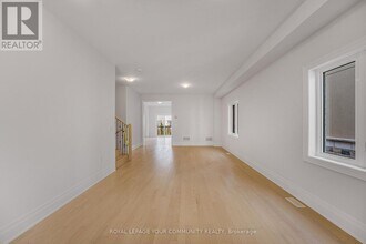 14 Donnybrook Ct in Brampton, ON - Building Photo - Building Photo