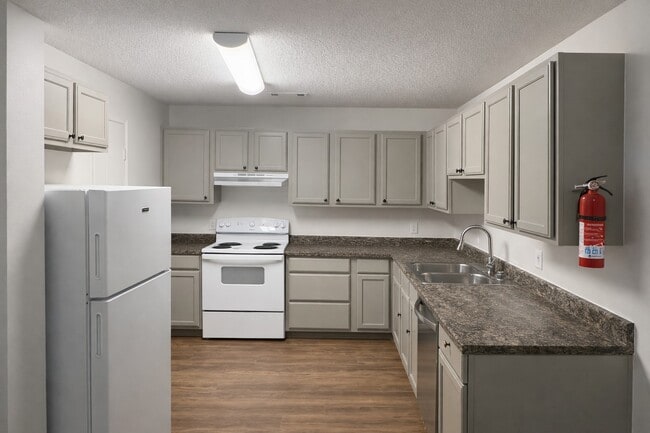 property at 2920 Dawn Ct