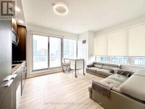 75-775 Canterbury Pl in Toronto, ON - Building Photo - Building Photo