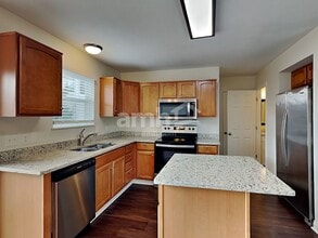 1557 Pheasant Run Dr in Newark, OH - Building Photo - Building Photo