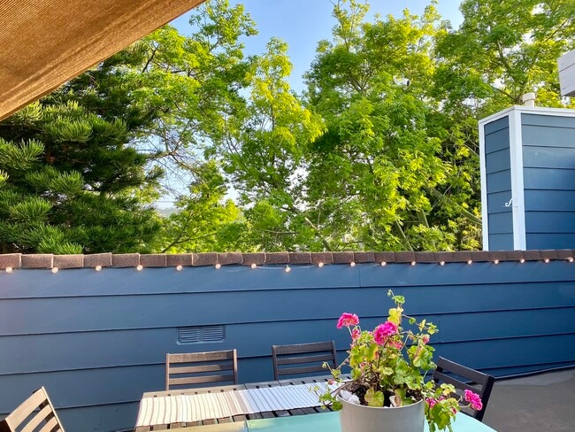 4511 Murietta Ave, Unit 14 in Sherman Oaks, CA - Building Photo - Building Photo