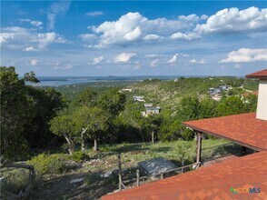 2000 Village Oak in Canyon Lake, TX - Building Photo - Building Photo
