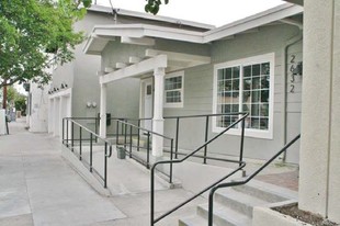2630-2634 E 4th St in Long Beach, CA - Building Photo