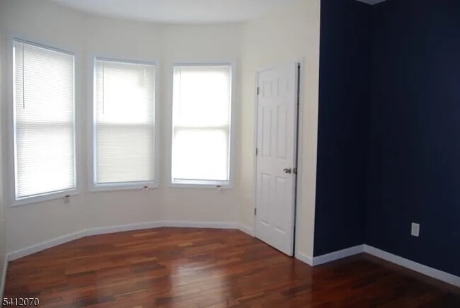 29 Alexander St, Unit 3 in Newark, NJ - Foto de edificio - Building Photo