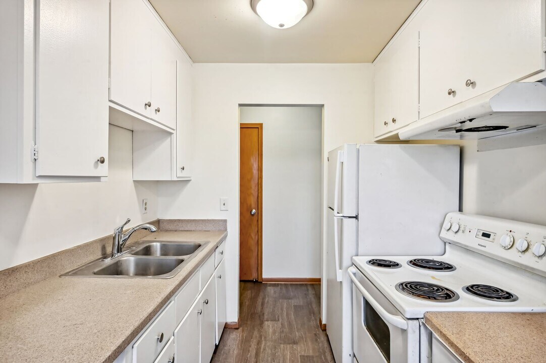 476 75th Ave NE in Fridley, MN - Building Photo