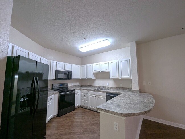 property at 911 N Orange Ave