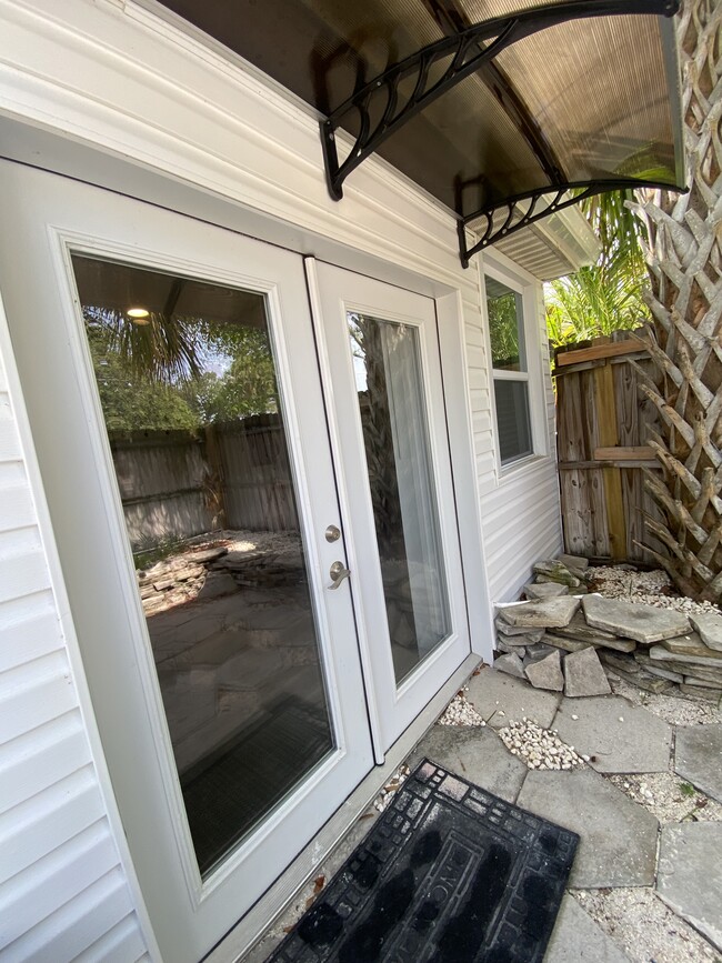 6389 2nd Ave N, Unit Pasadena Rear in St. Petersburg, FL - Building Photo - Building Photo