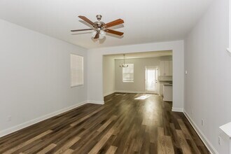 519 Granby Cir in Charlotte, NC - Foto de edificio - Building Photo