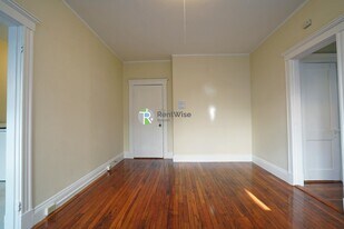 224 Kelton St, Unit 10 in Boston, MA - Building Photo