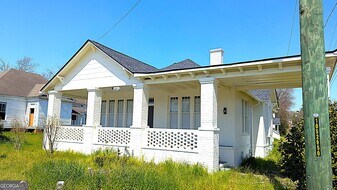 1842 Jeffersonville Rd in Macon, GA - Building Photo