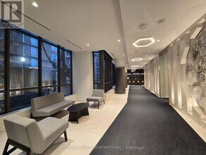 11 Brunel Ct in Toronto, ON - Building Photo - Building Photo