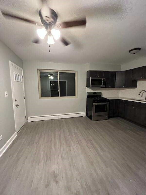 1332 W Touhy Ave in Chicago, IL - Building Photo - Building Photo