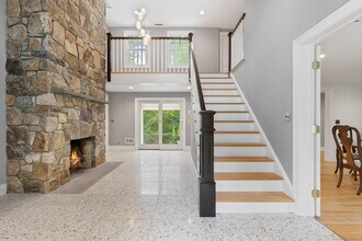 219 Skyview Ln in New Canaan, CT - Building Photo - Building Photo