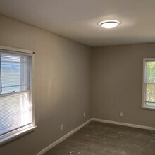 1115 Clover St in South Bend, IN - Building Photo - Building Photo