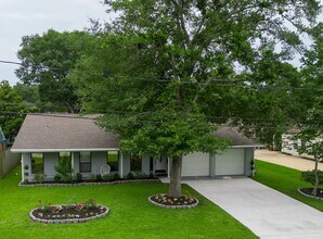 307 Shirleen Dr in Seabrook, TX - Building Photo - Building Photo