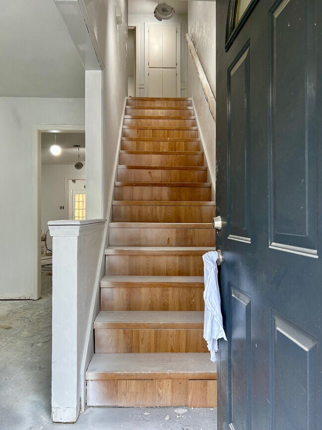 property at 1430 Westbrooke Terrace