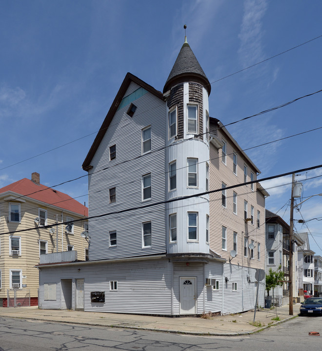 102 Ashley Blvd in New Bedford, MA - Building Photo