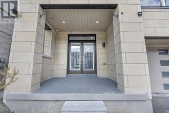 35 Clipper Ln in Clarington, ON - Building Photo - Building Photo