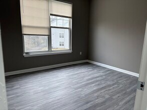 7416 Hindon Cir in Windsor Mill, MD - Foto de edificio - Building Photo