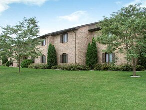 East Point Village in Green Bay, WI - Building Photo - Building Photo