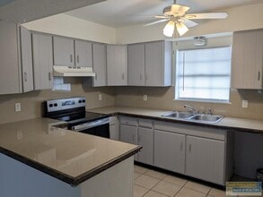 222 E Hickman Ave in Port Isabel, TX - Building Photo - Building Photo
