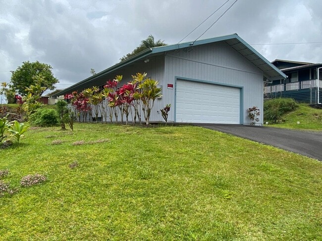 property at 18-7877-7877 Kini Rd