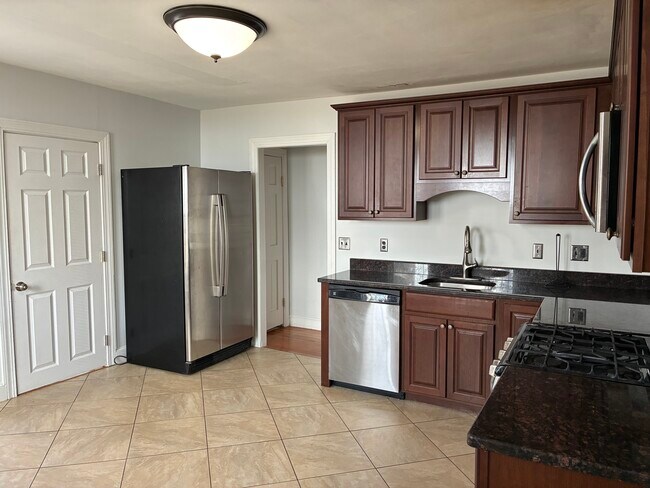 77 King St, Unit 1 in Boston, MA - Foto de edificio - Building Photo