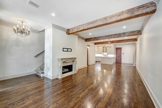 5124 Chevy Chase Dr in Houston, TX - Building Photo - Building Photo