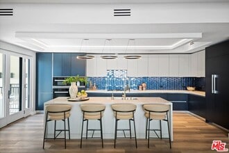 160 N La Peer Dr in Beverly Hills, CA - Building Photo - Building Photo