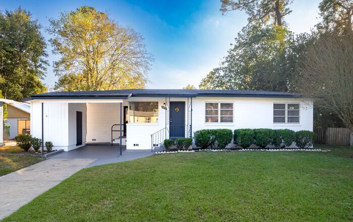 6030 Mizzell Dr in Jacksonville, FL - Building Photo