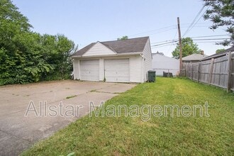 12901 McCracken Rd in Garfield Heights, OH - Building Photo - Building Photo