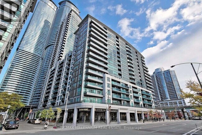 25-1525 Lower Simcoe St