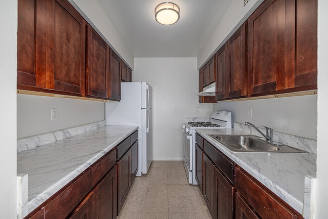 Highview Apartments in Spring Valley, NY - Building Photo - Interior Photo