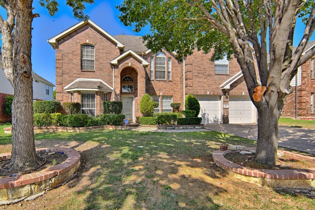1811 Fairfax Dr in Mansfield, TX - Building Photo