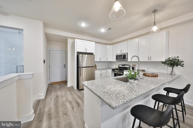 property at 962 N 8th St