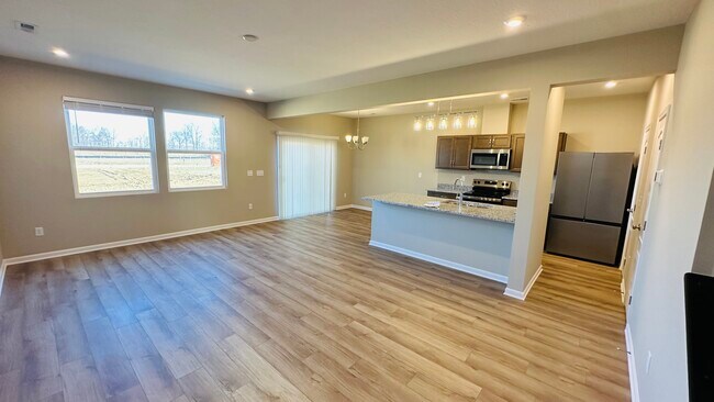 2075 Wild Berry Wy in Batavia, OH - Building Photo - Building Photo